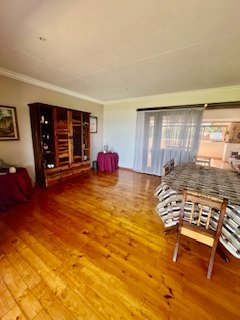 4 Bedroom Property for Sale in Outeniqua Strand Western Cape